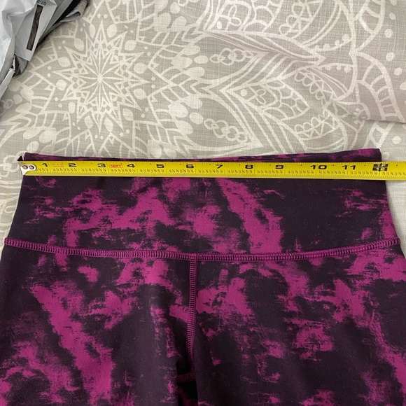 Lululemon Tie Dye Wunder Under Crop Leggings - Picture 8 of 9